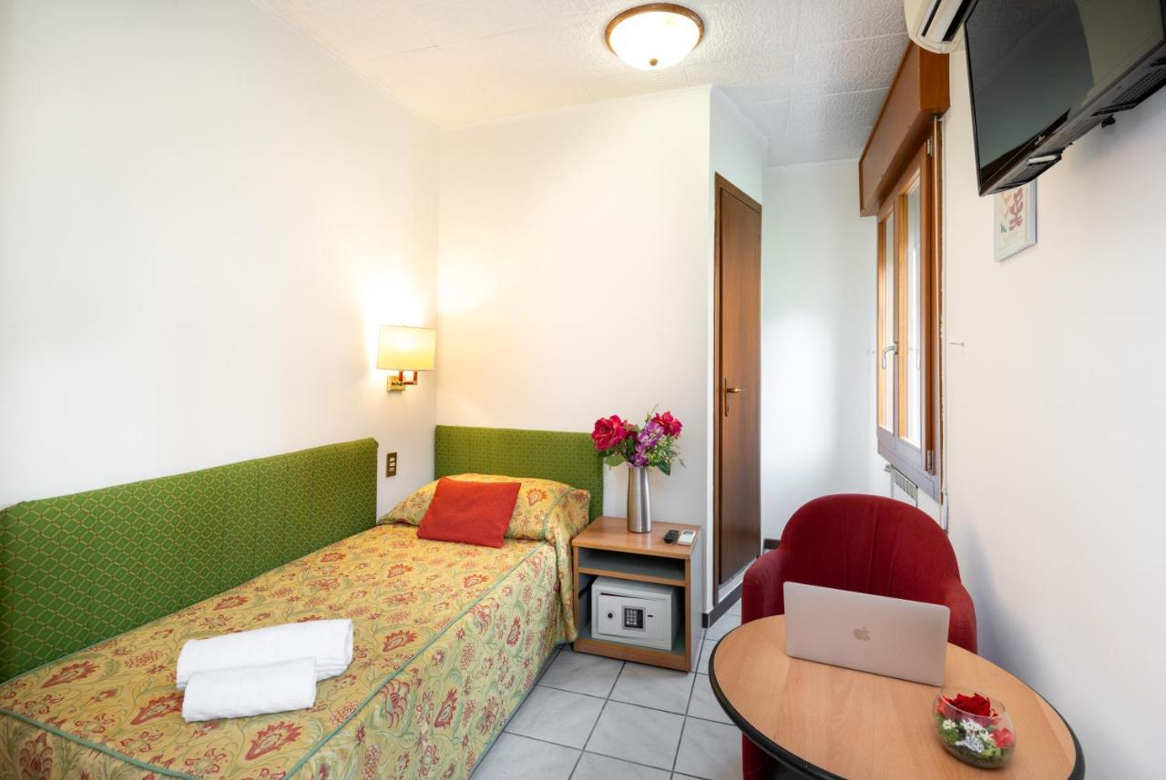 Camelia Rooms Venice Guesthouse Mestre Exteriér fotografie