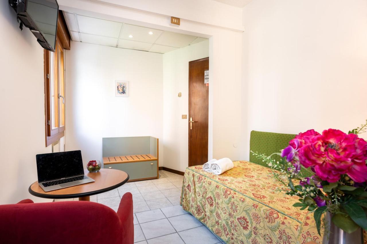 Camelia Rooms Venice Guesthouse Mestre Exteriér fotografie